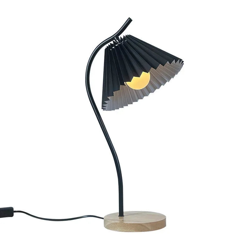 Nordic E27 LED Wooden Desk Lamps Vintage Black White Iron Table Lights Rod Countryside Style Bedside Reading Table Lighting